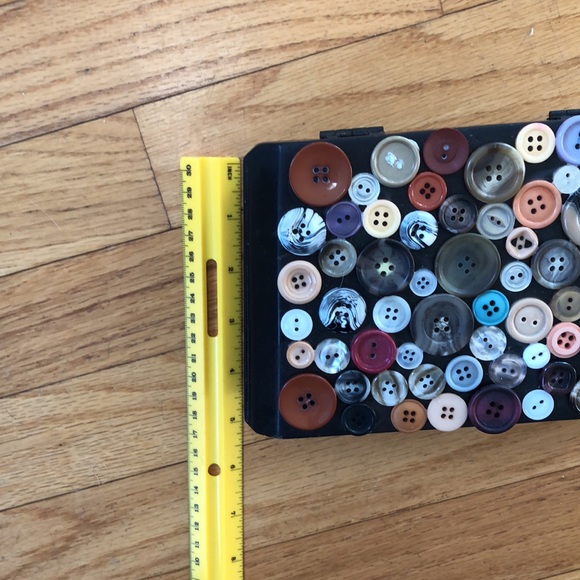 Vintage Cigar/Button Box - Picture 6 of 6